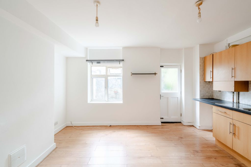 Property photo 1 of 10 2