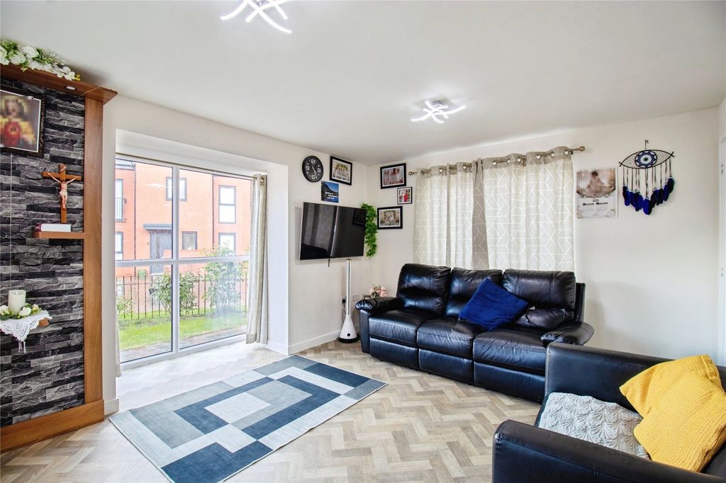 Property photo 2 of 18 Picture No. 08