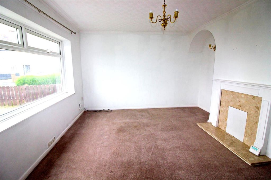 Property photo 3 of 12 Lounge 2.Jpg
