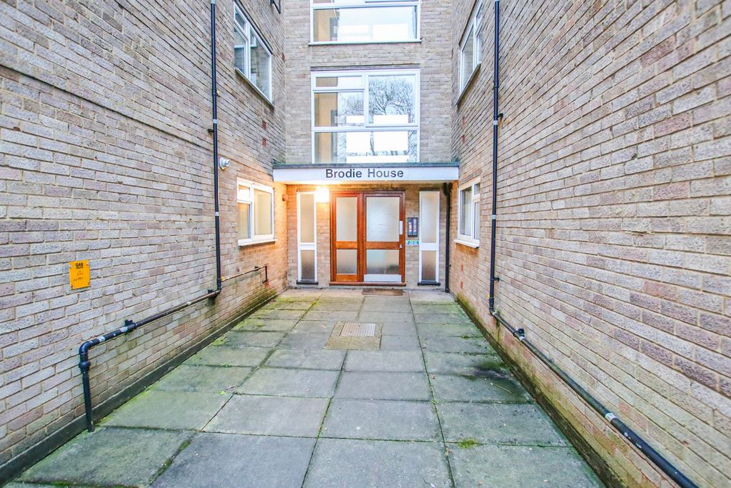Property photo 3 of 14