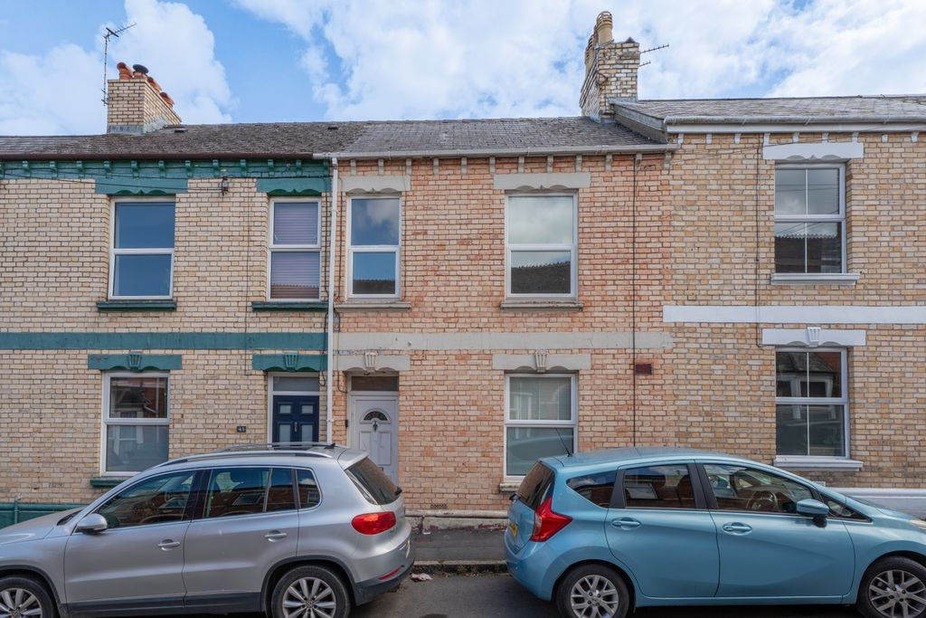 Property photo 1 of 17 Dsc02486-Hdr-2