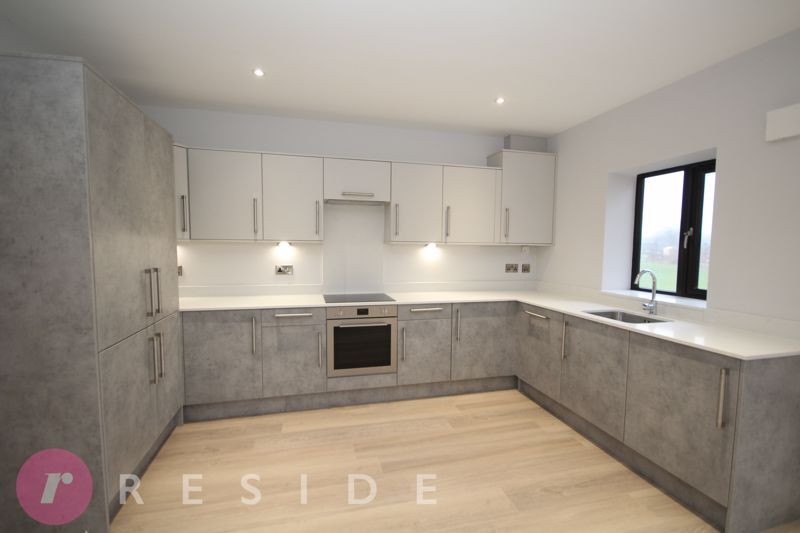 Property photo 3 of 9 Dining Kitchen