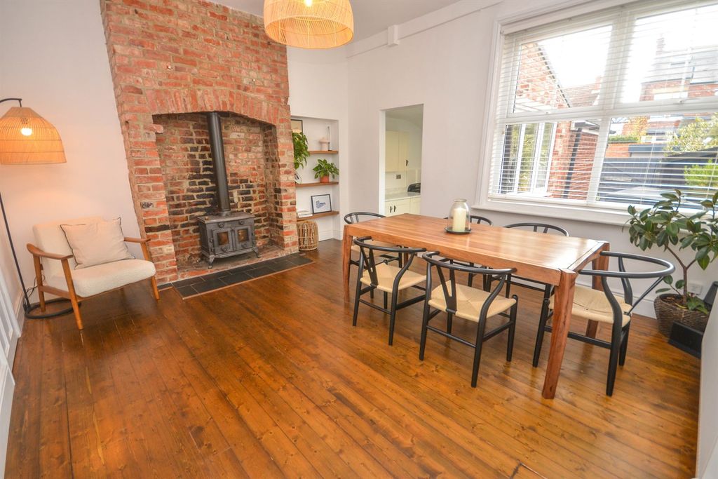 Property photo 3 of 24 Dining Room