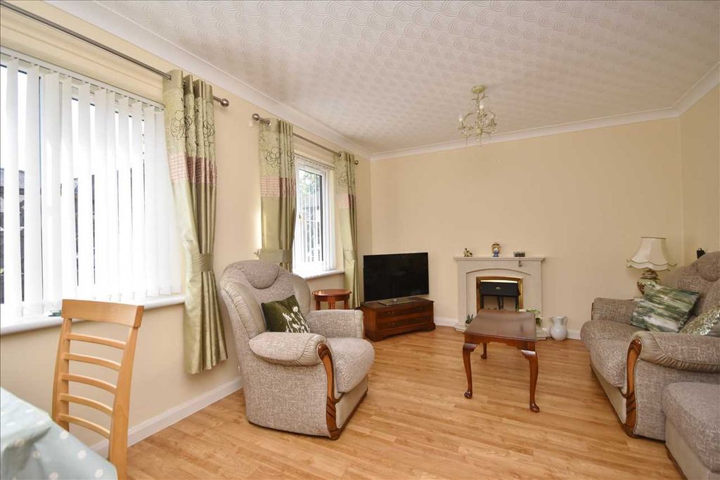 Property photo 2 of 9