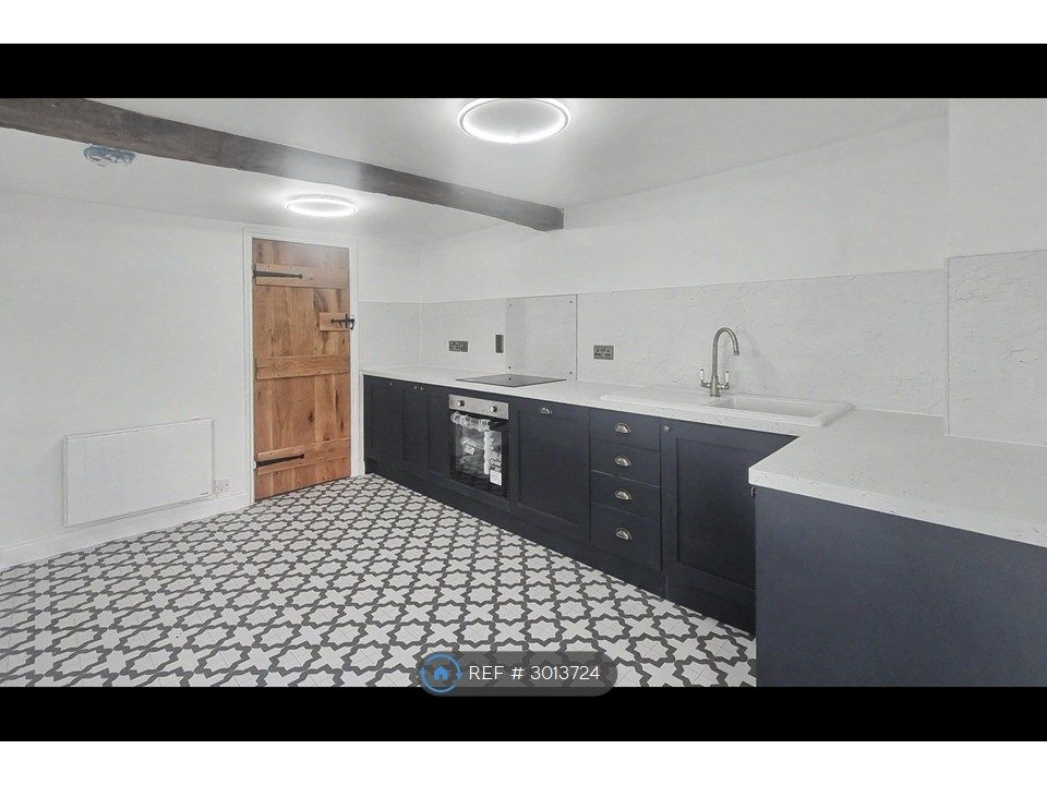 Property photo 1 of 17 Kitchen