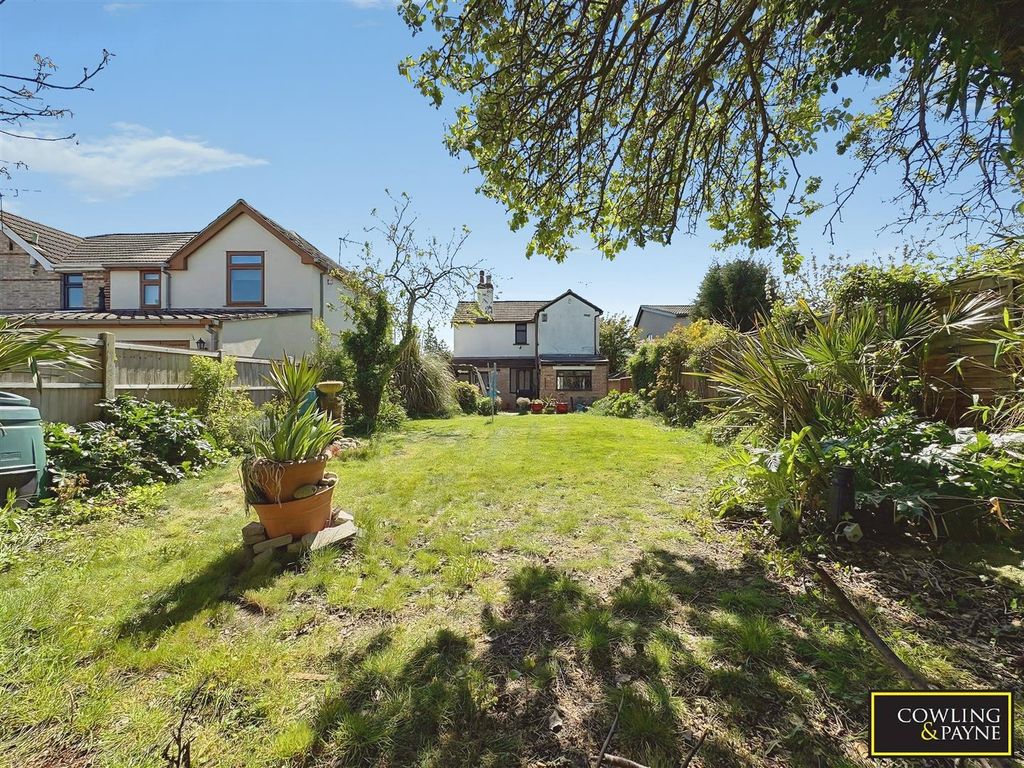 Property photo 2 of 19