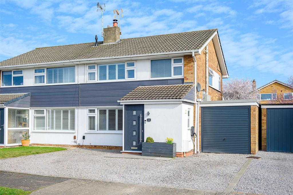 Property photo 1 of 16 External