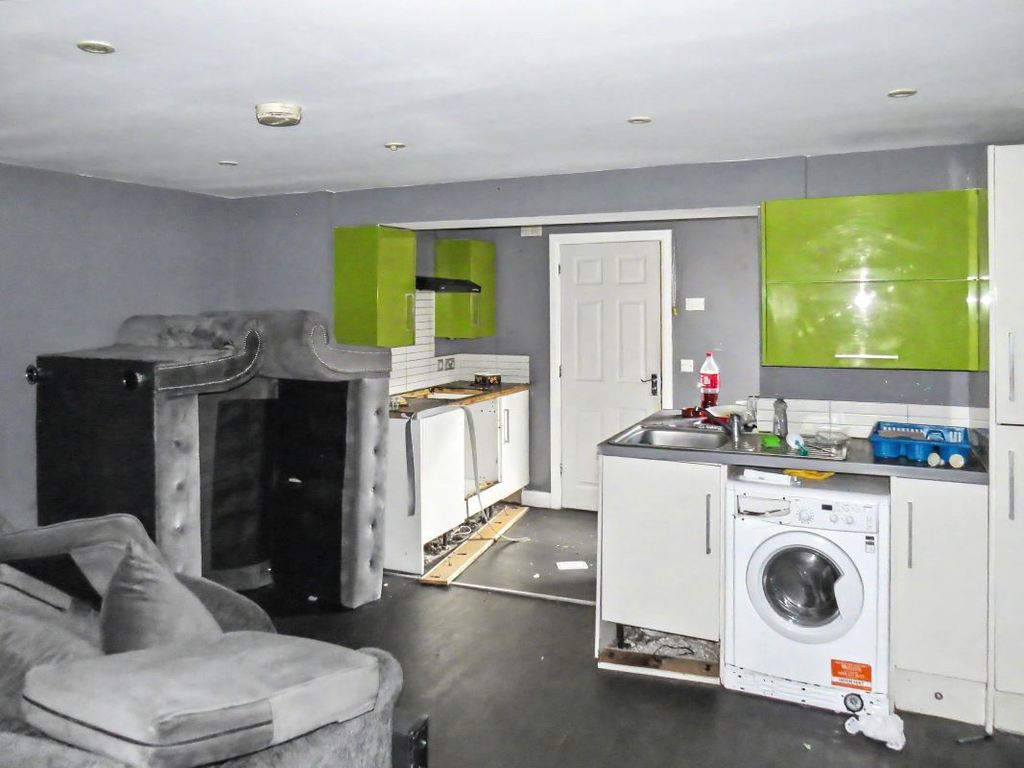 Property photo 2 of 18