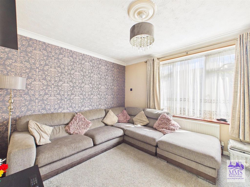 Property photo 3 of 17 Cam04098G0-Pr0202-Still001.Jpg