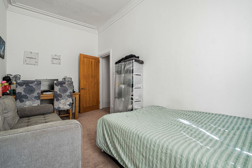 Additional image 16 of 4 bed flat for saleQueen Street, Newton Abbot TQ12