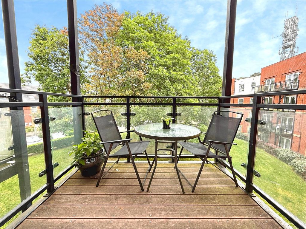 Property photo 2 of 17 Picture No. 13