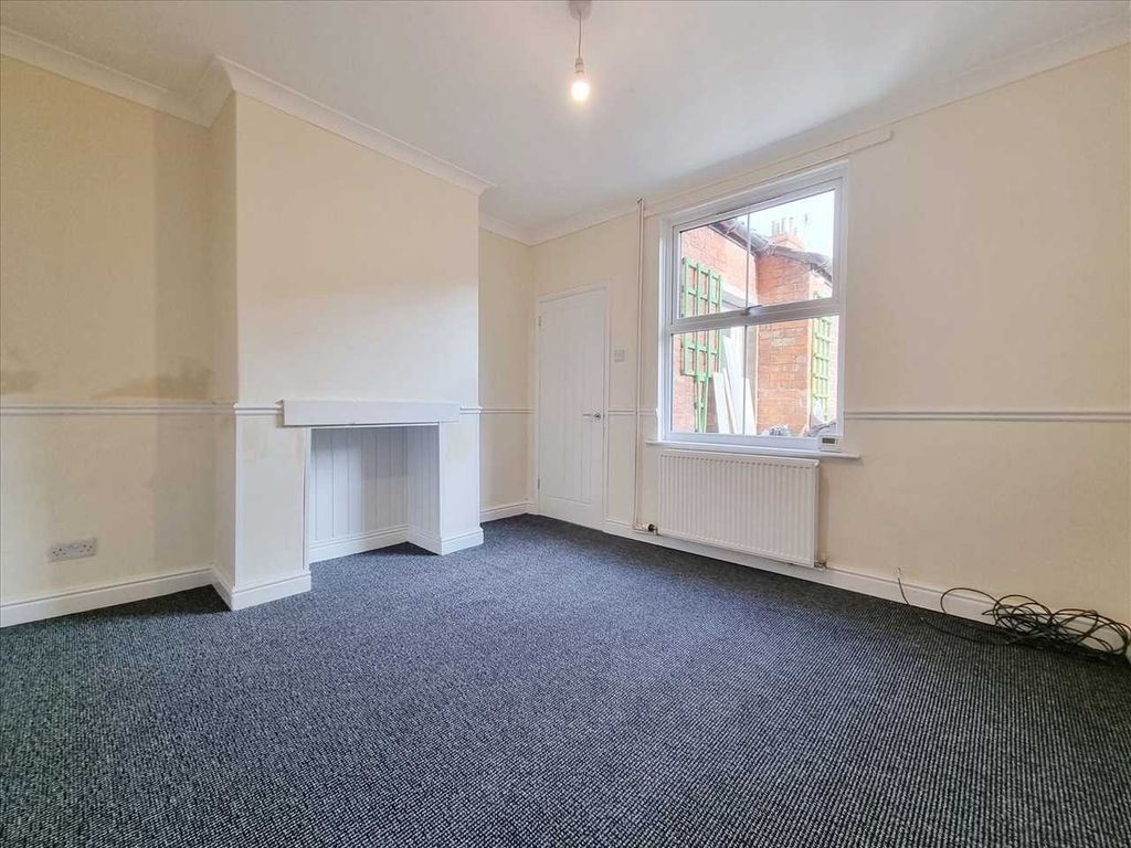 Property photo 3 of 7 Dining Room: