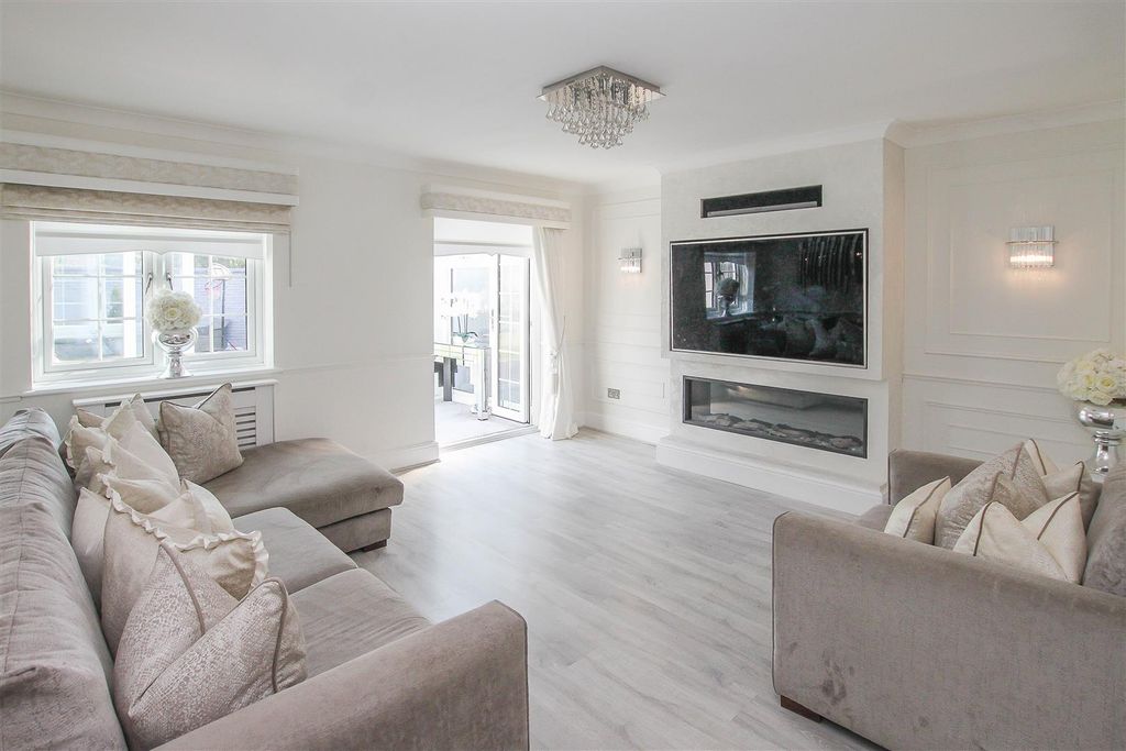 Property photo 2 of 22 Img_9565-1.Jpg