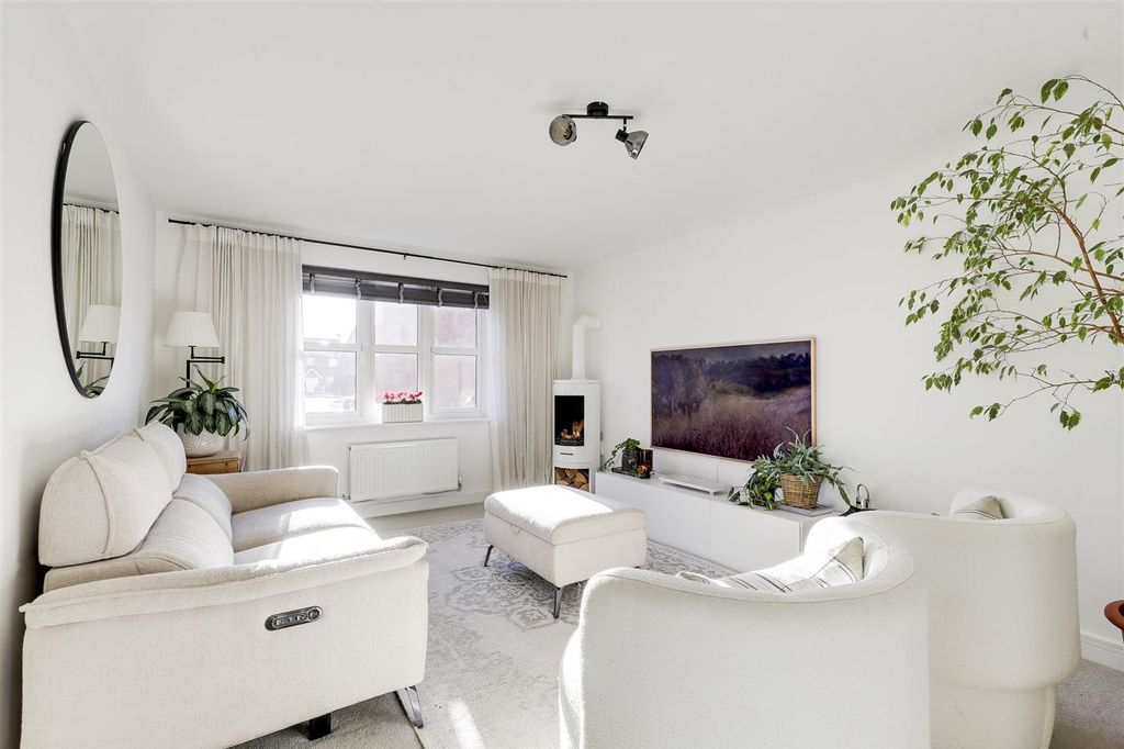 Property photo 2 of 30