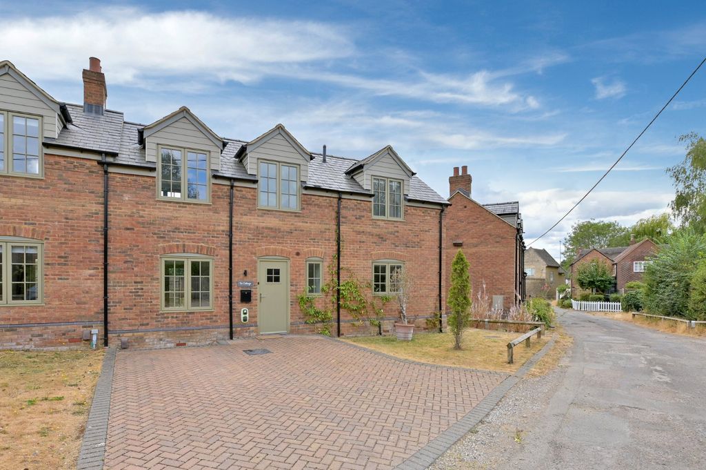 Property photo 1 of 10 Picture No. 02