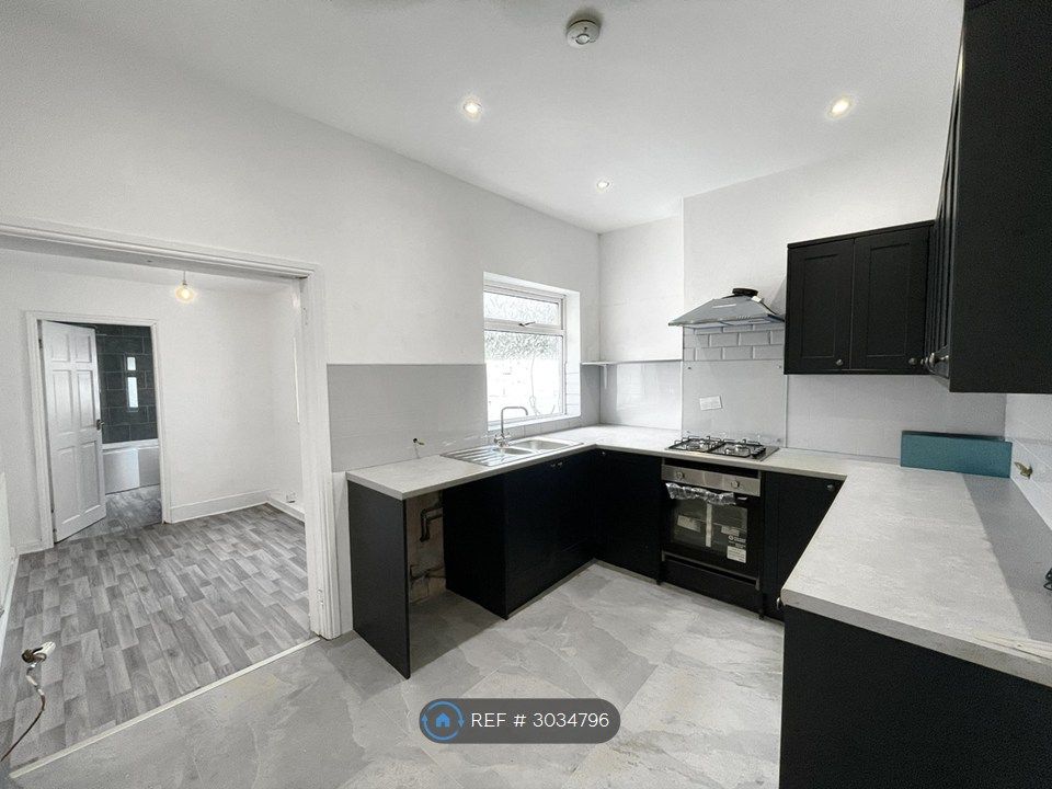 Property photo 1 of 9 Kitchen