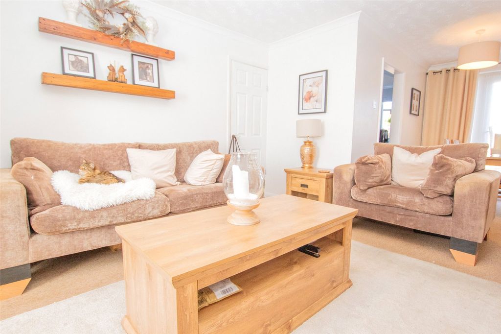 Property photo 2 of 18 Picture No. 31
