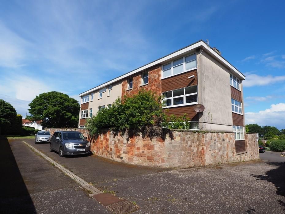 Property photo 2 of 31