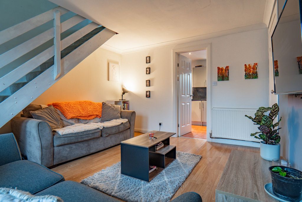 Property photo 3 of 25