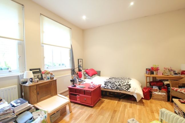 Property photo 2 of 4 Flat 9, 1A Eburne Ro