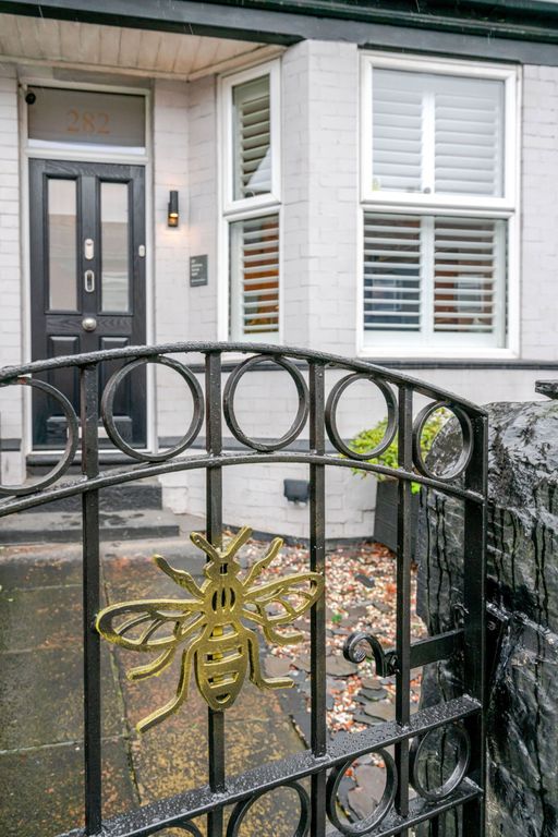 Property photo 2 of 25