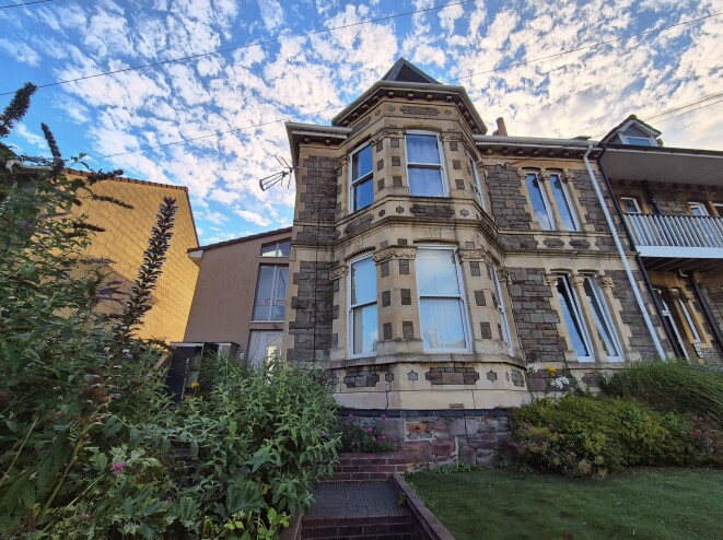 Property photo 1 of 11