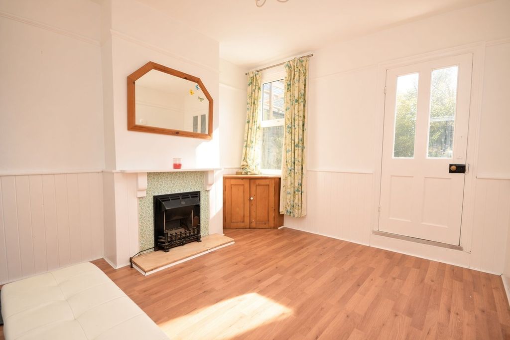 Property photo 3 of 7 Dining Room