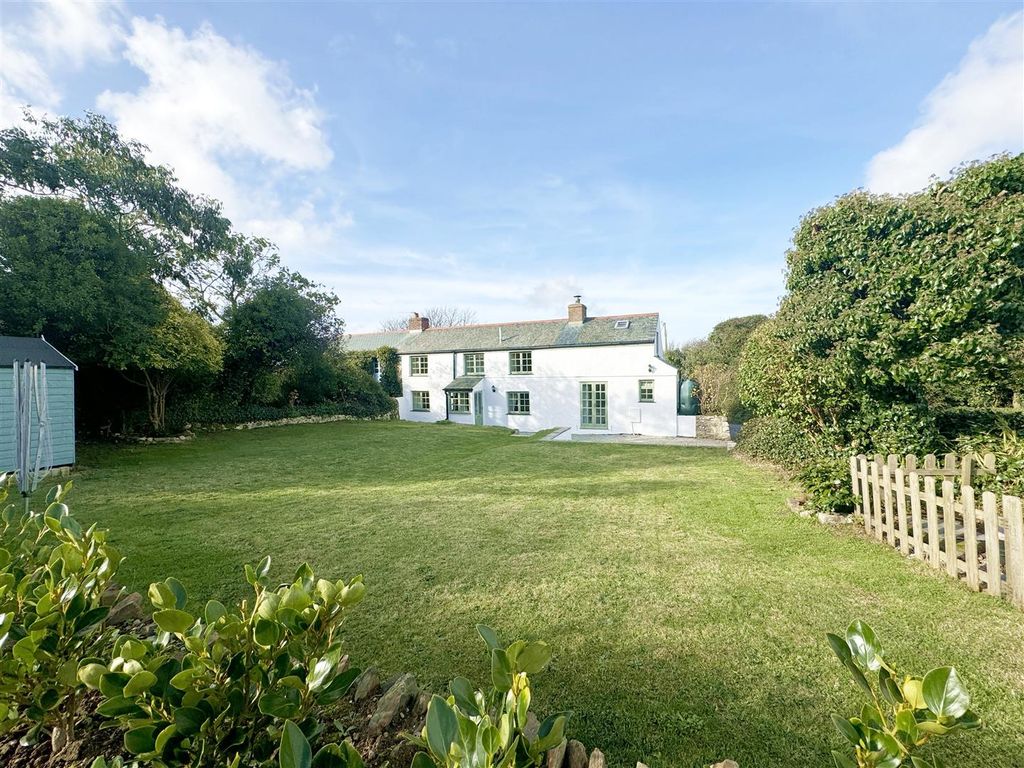 Property photo 1 of 19 Meadow Farm