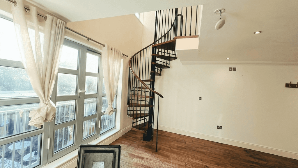 Property photo 2 of 13 Gallery