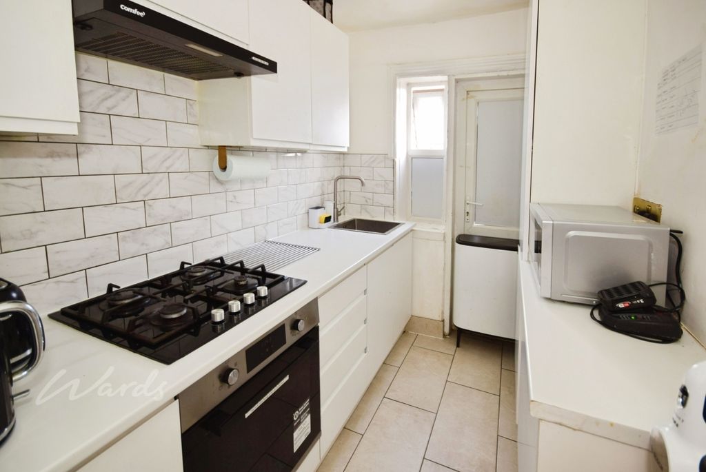 Property photo 2 of 12 Valley Kitchen