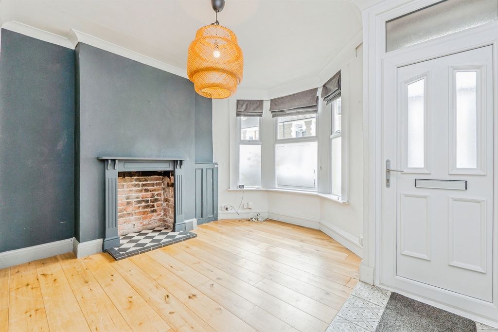 Property photo 3 of 17