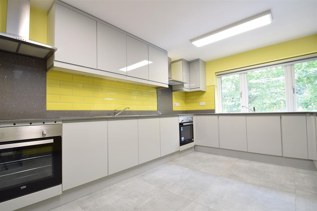 Property photo 3 of 5 Communal Kitchen