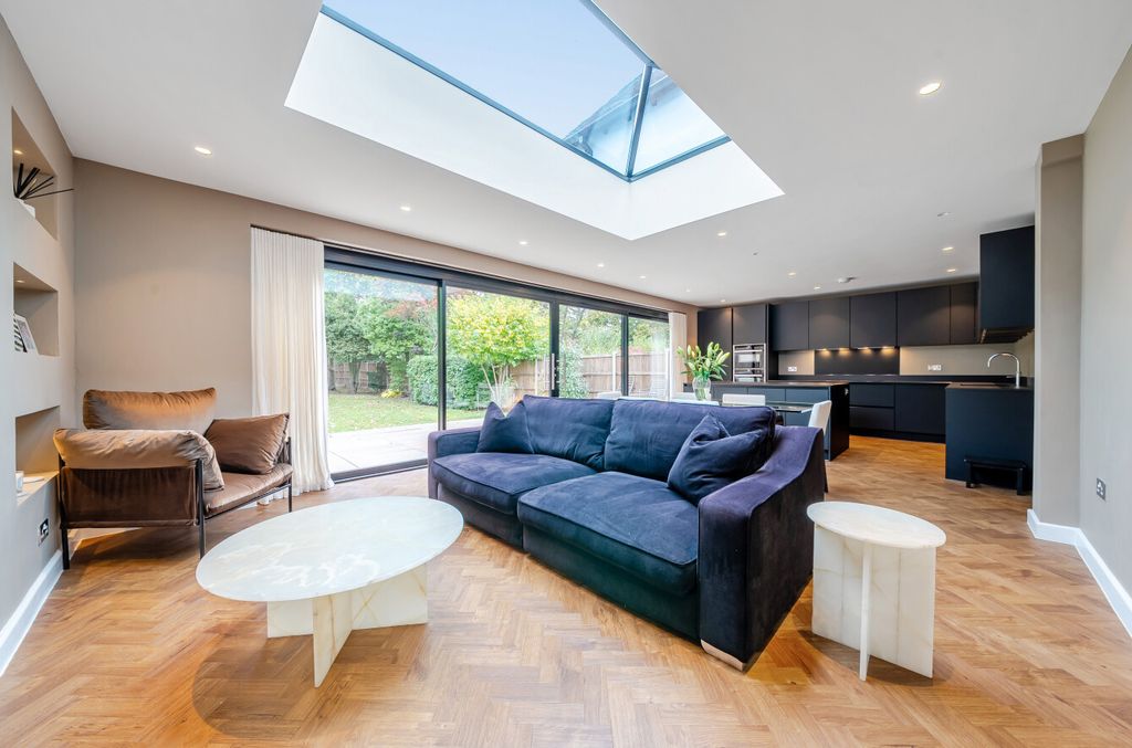 Property photo 2 of 34 1360972-19-68E619...