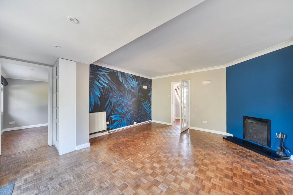 Property photo 3 of 19