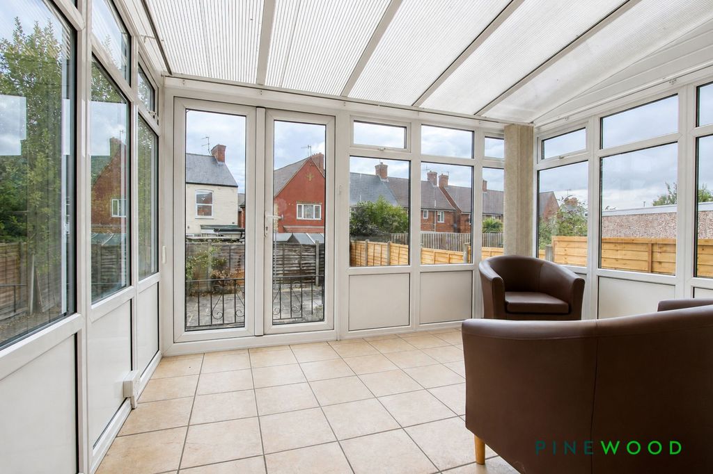 Property photo 2 of 19 Conservatory