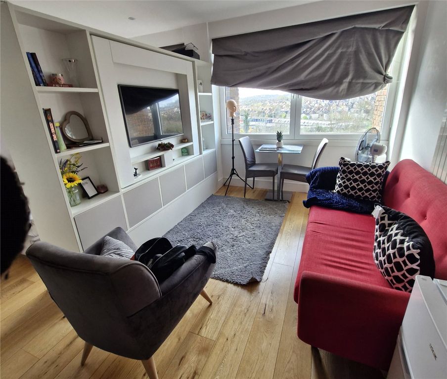 Property photo 2 of 7 Picture 2