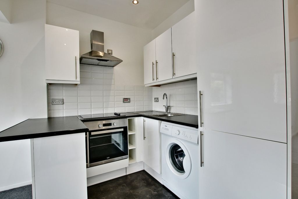 Property photo 2 of 8 3464013