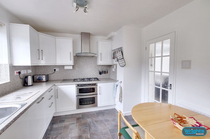 Property photo 3 of 30 Photo 12