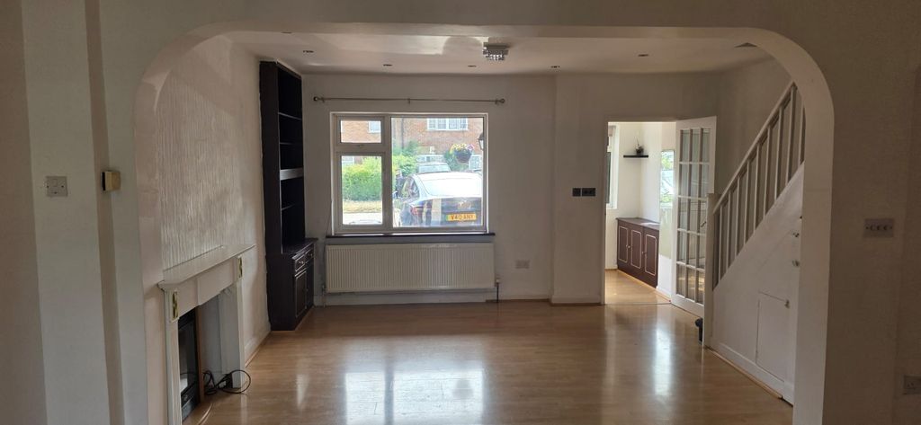 Property photo 1 of 18 A Well Presented Two Spacious Three Bedroom Property