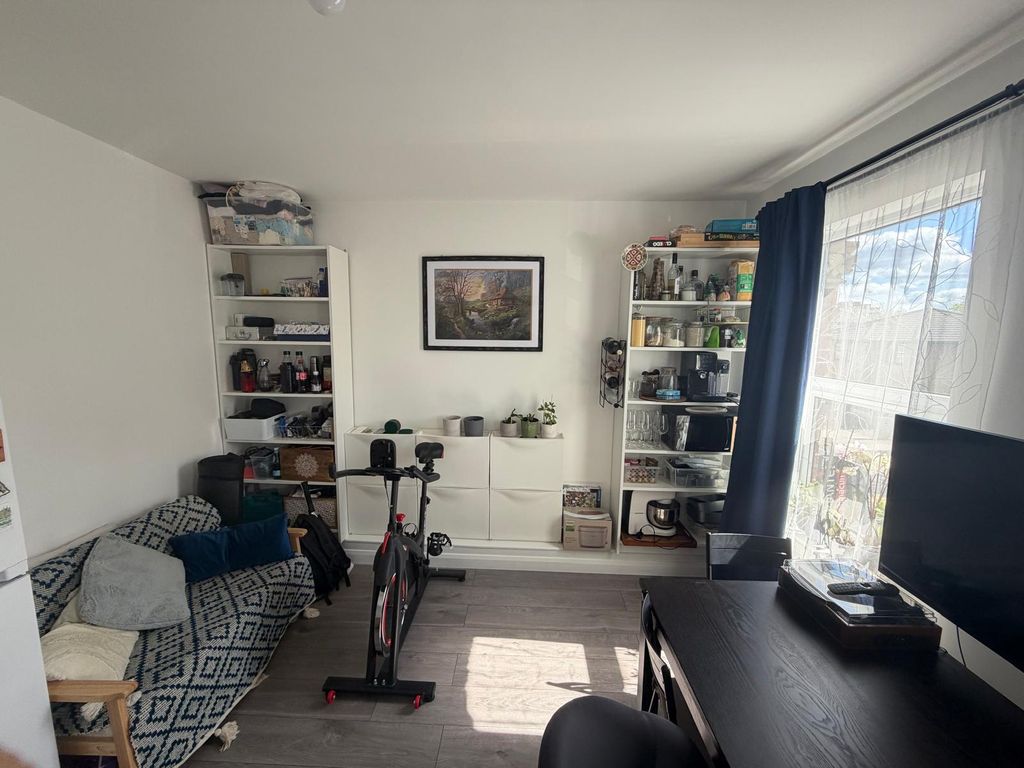 Property photo 1 of 9 Modern 1-Bedroom Flat – Philip Lane, Tottenham N15