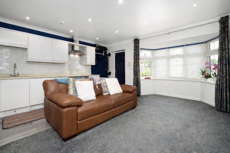 Property photo 3 of 11 Photo 13