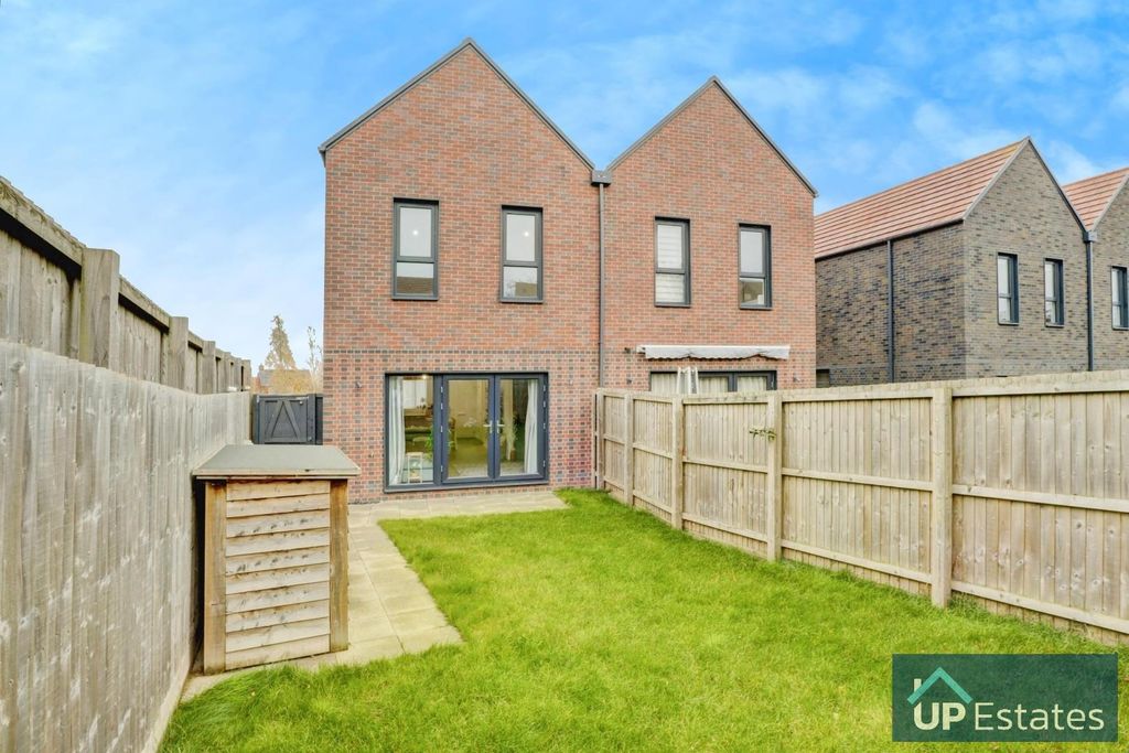 Property photo 2 of 19 Rear Aspect