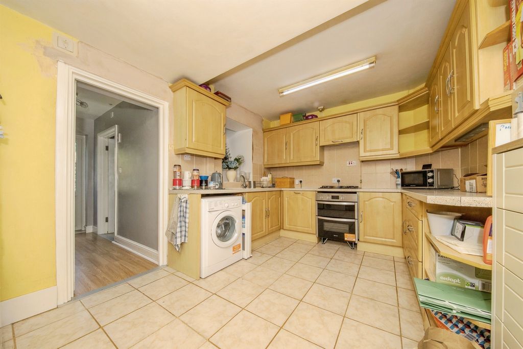 Property photo 3 of 14