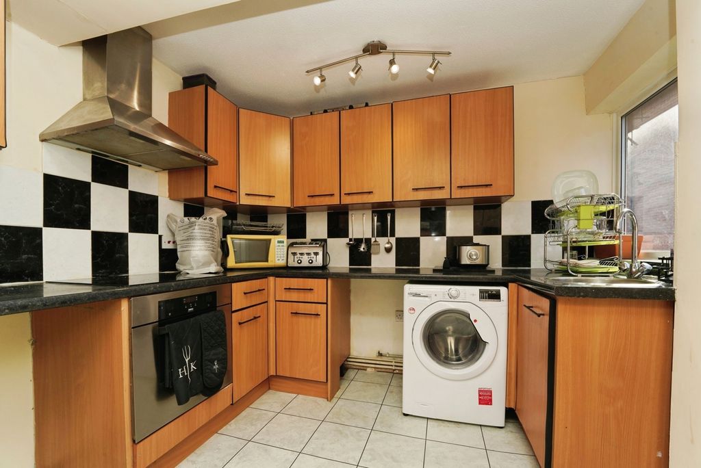 Property photo 2 of 9 Pbox-Img.Jpg