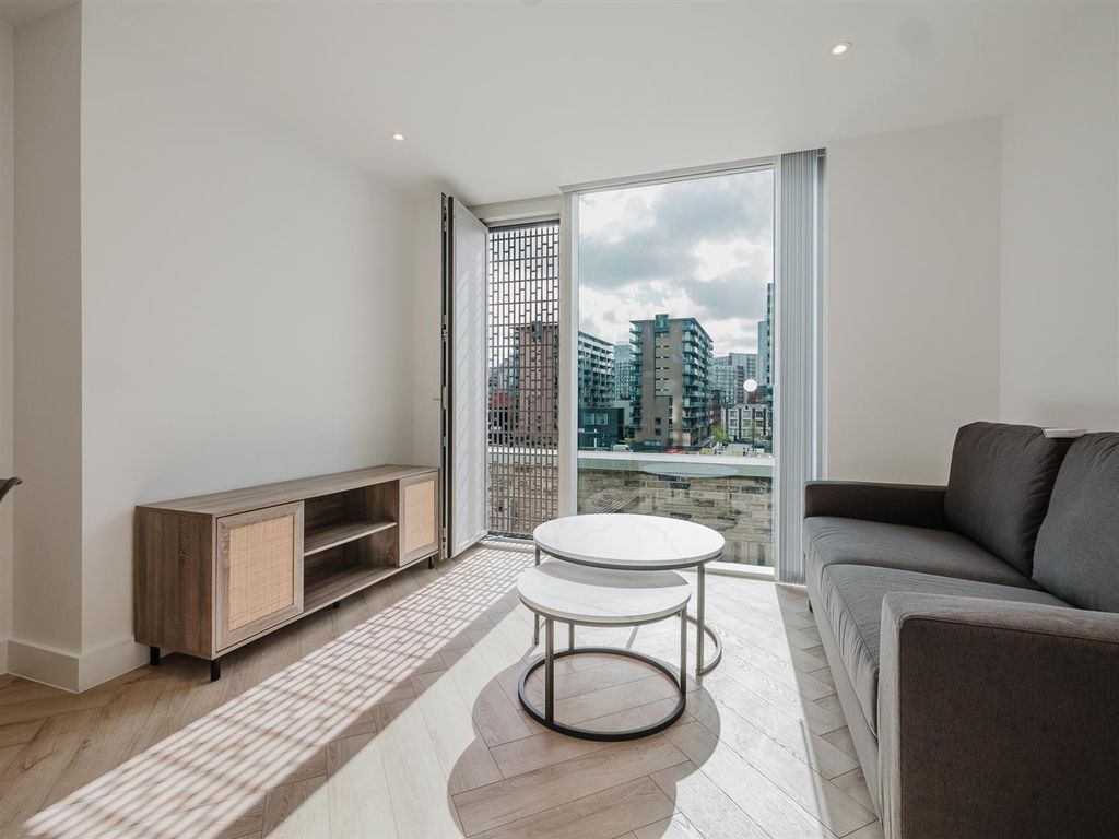 Property photo 2 of 11 P1888045.Jpg