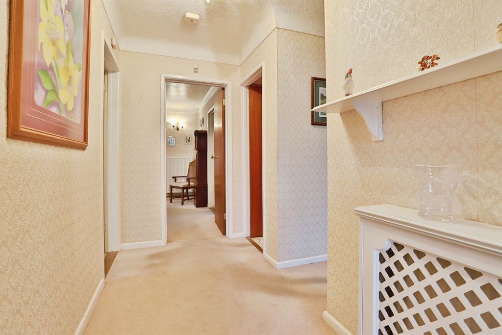 Property photo 2 of 24
