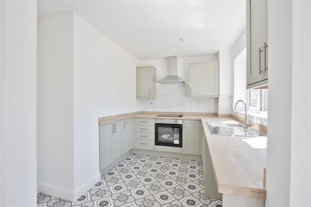 Property photo 2 of 14 Re-Fitted Kitchen/Diner
