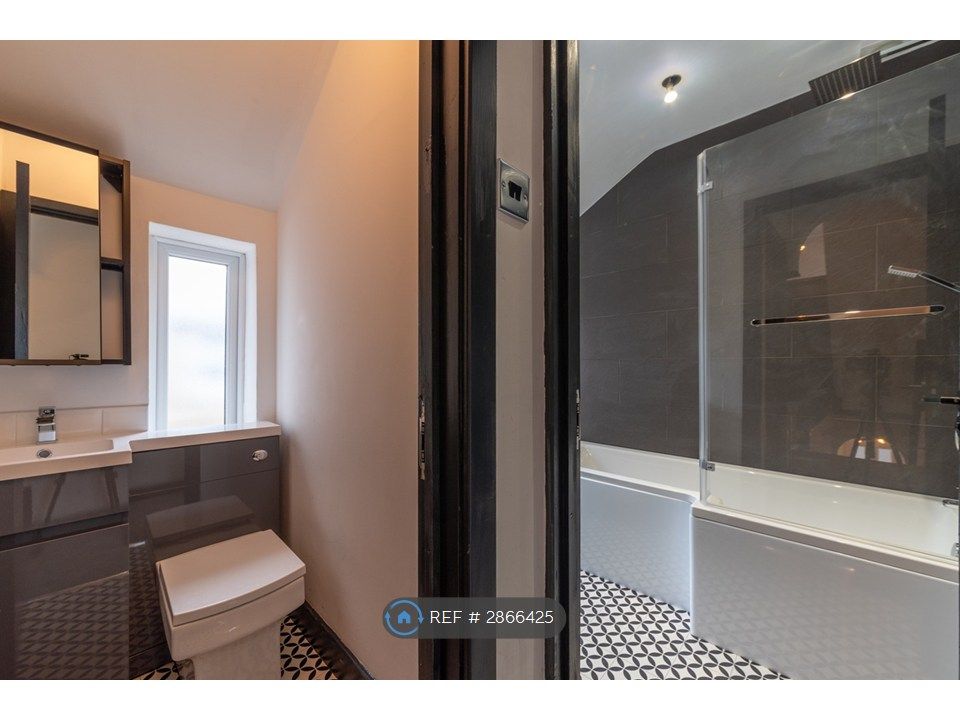 Property photo 3 of 11 Main Bathroom &amp; Sep Wc