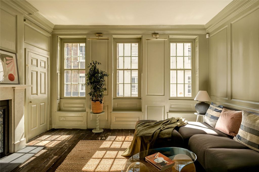 Property photo 2 of 12 Drawing Room