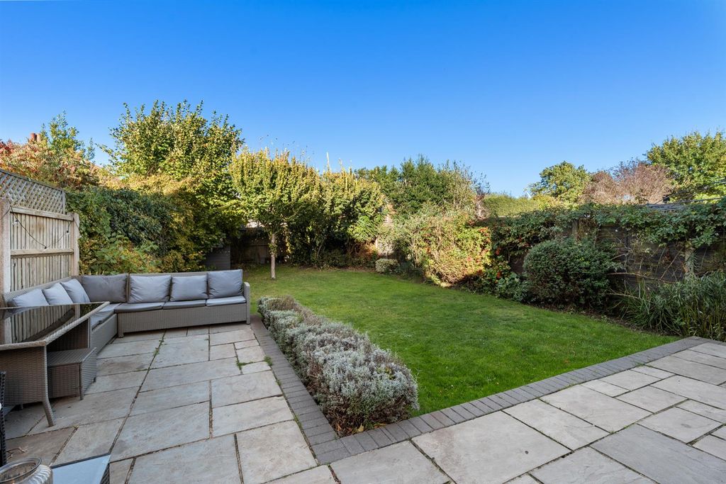 Property photo 3 of 25 71Abrianavenue-018.Jpg